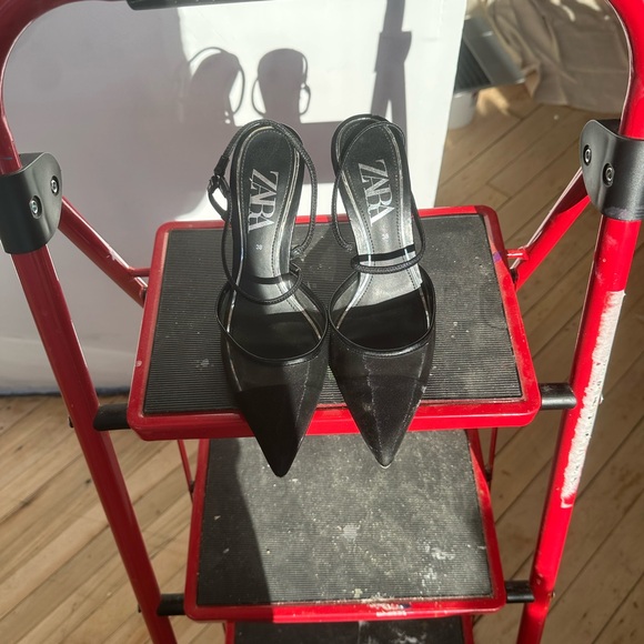 Zara Black Heels with Open Toe Slingback Design - Picture 2 of 5